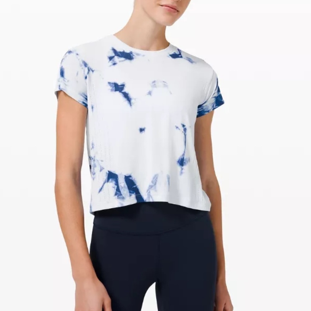 lululemon athletica Blue and White Short Sleeve Tee
